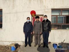 富蕴执法大队开展“民族团结一家亲”暨“迎新春、送春联”活动