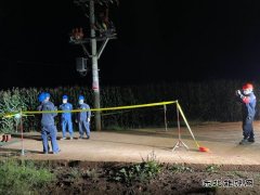 会泽供电局：火红供电所抢修故障断路器180户用户有电用