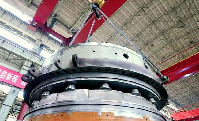 水轮机装配现场。受访者供图