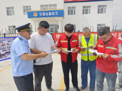 富蕴执法大队：开展路政宣传月暨执法站所开放日活动