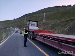 布尔津执法大队：路政养护联勤联动，保障公路安全畅通